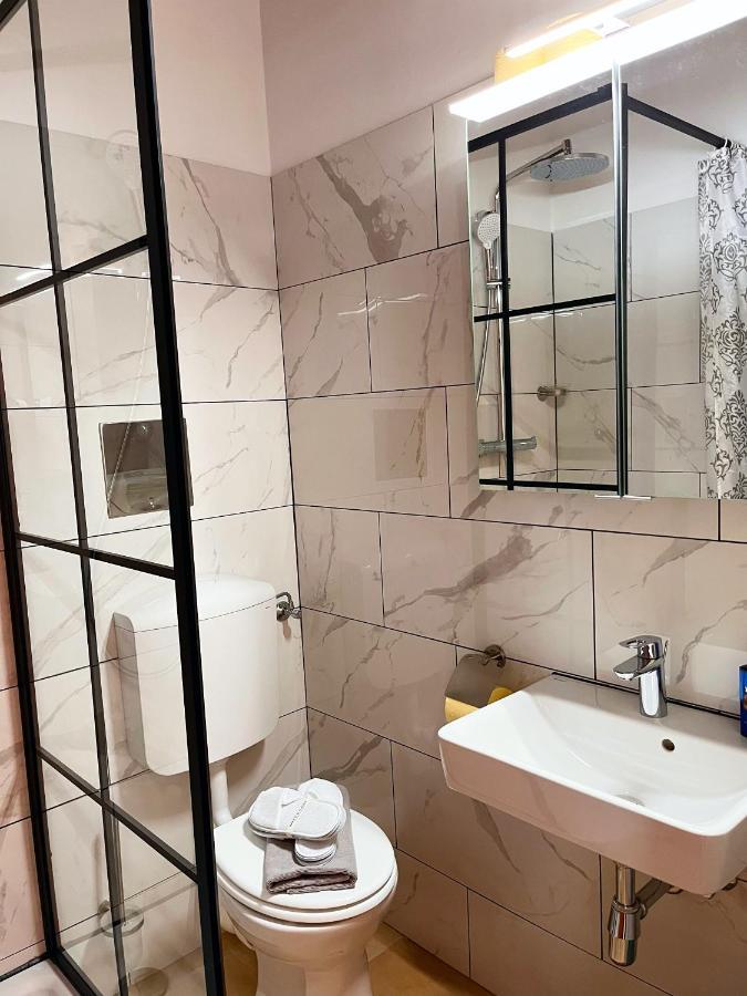 Fruehstueckspension Elena Nicoleta Caltun Fischamend Ngoại thất bức ảnh